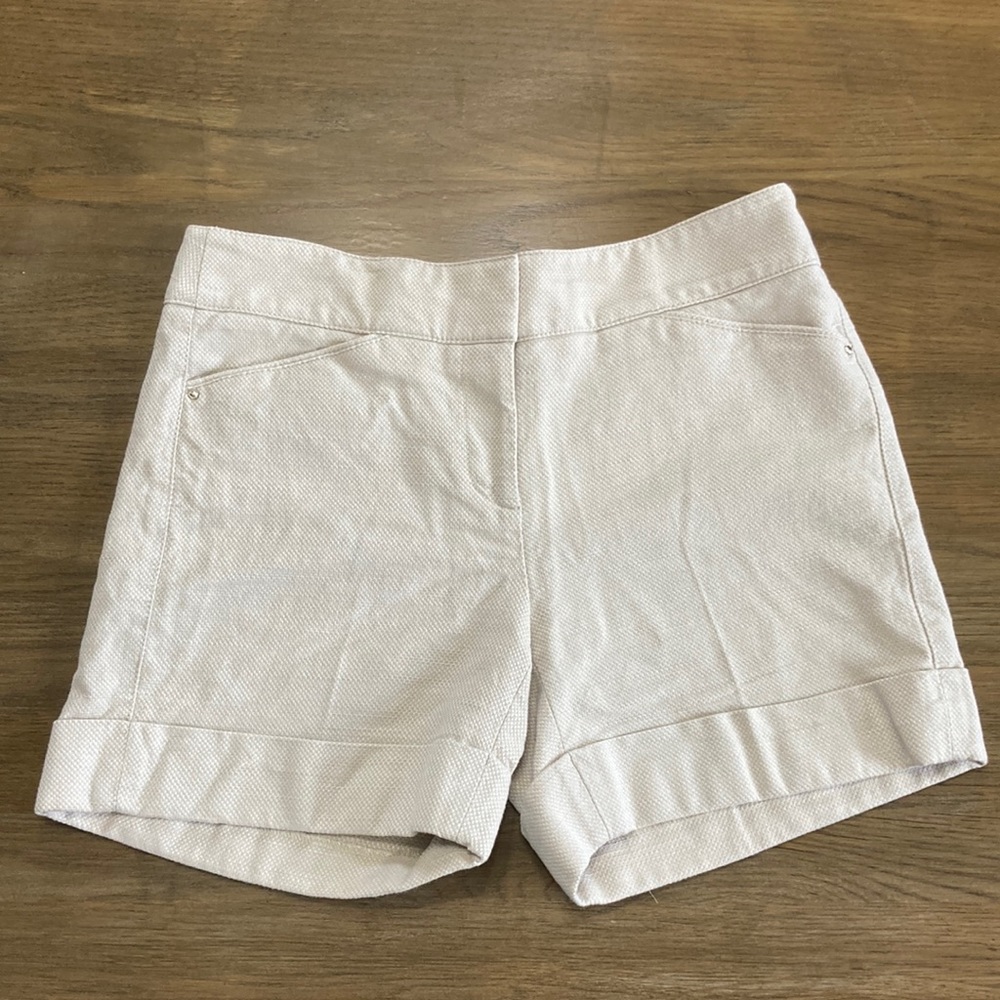 WHBM Beige Cuffed Dress Shorts Size 0 Inseam 4.75”